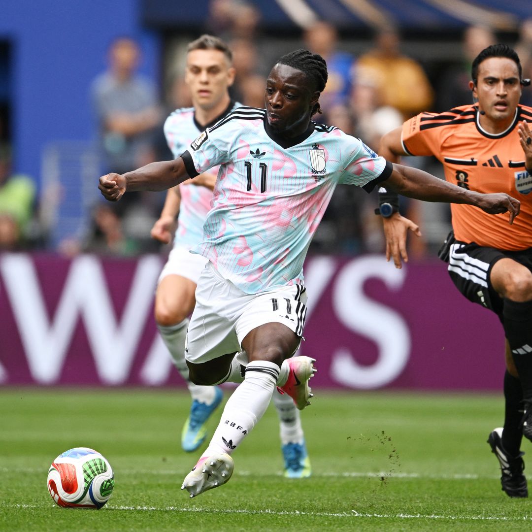 Jérémy Doku de Bélgica en acción. Foto: Reuters